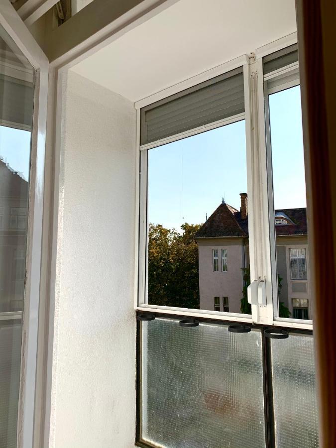 Cozy Apartment In The City Centre Next To Dom Square Szeged Bagian luar foto