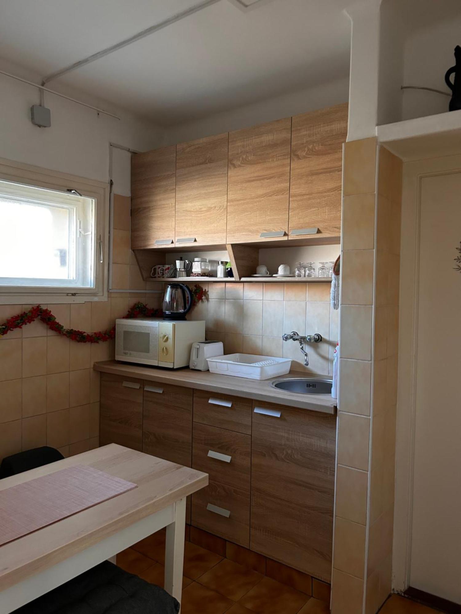 Cozy Apartment In The City Centre Next To Dom Square Szeged Bagian luar foto